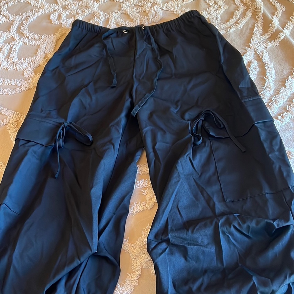 Parachute cargos